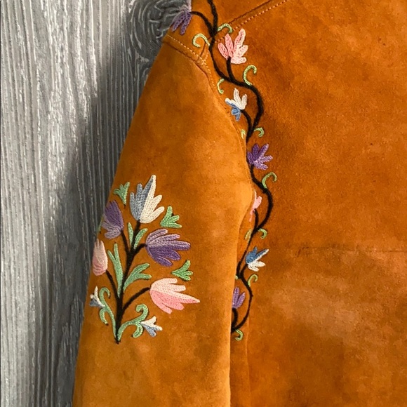 SOLD Vintage 70’s Suede Boho Floral Embroidered - Picture 10 of 16